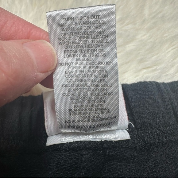 Marvel Spider-Man Shorts Black & Red Size 5 - Picture 7 of 16